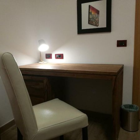 Отель Al Trenino Accomodation Рим Экстерьер фото