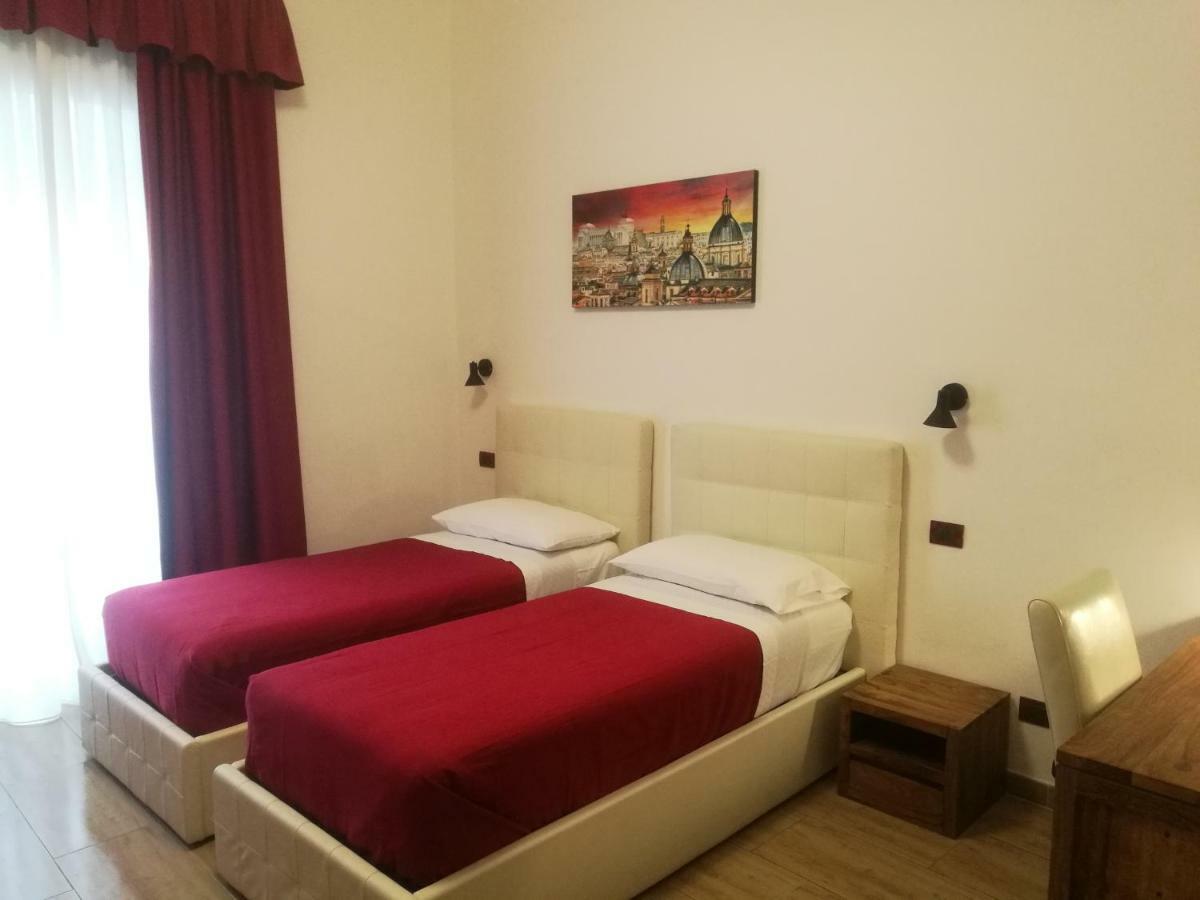 Отель Al Trenino Accomodation Рим Экстерьер фото